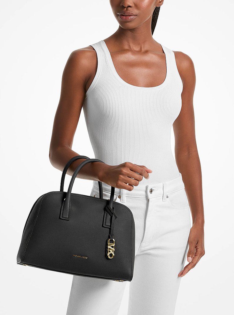 Bolso satchel Ashton mediano de piel granulada in NEGRO | Michael Kors