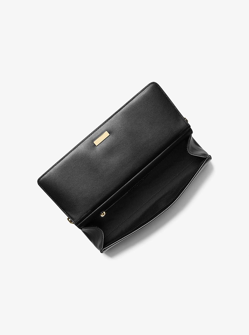 Pochette Carmine de taille moyenne en cuir grain&eacute; in NOIR | Michael Kors