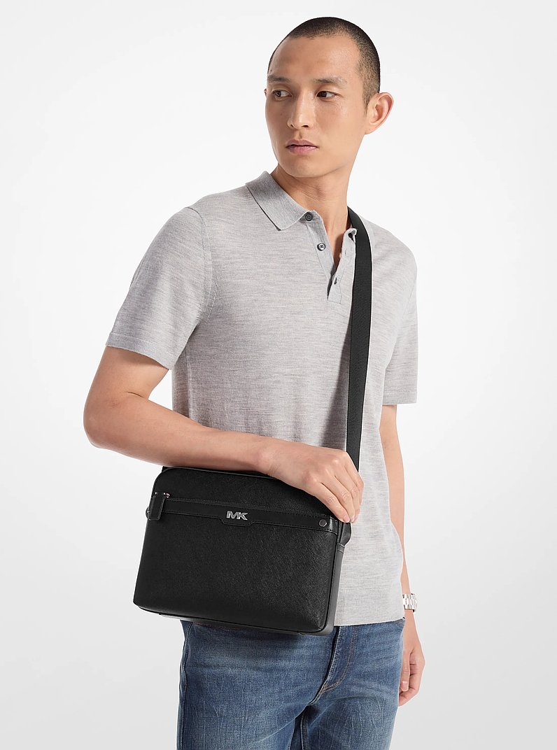 Grand sac &agrave; bandouli&egrave;re utilitaire Rivington en cuir in NOIR | Michael Kors