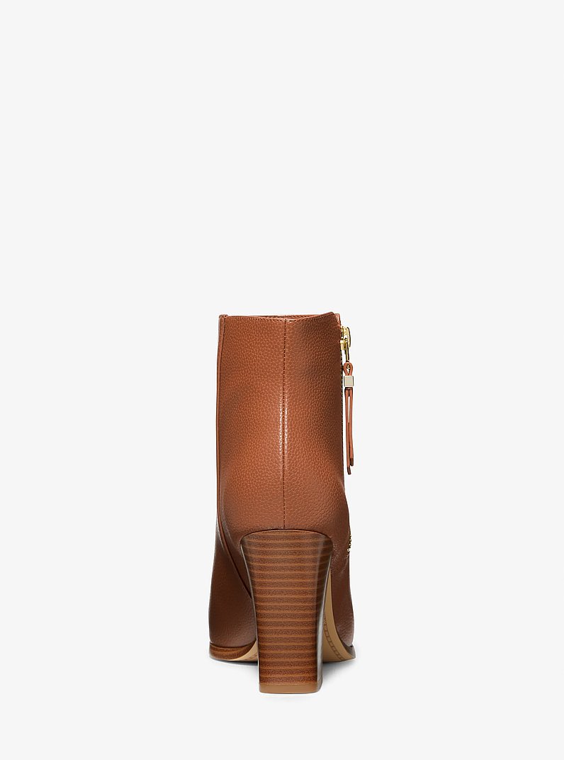 Bot&iacute;n Britt in LUGGAGE | Michael Kors