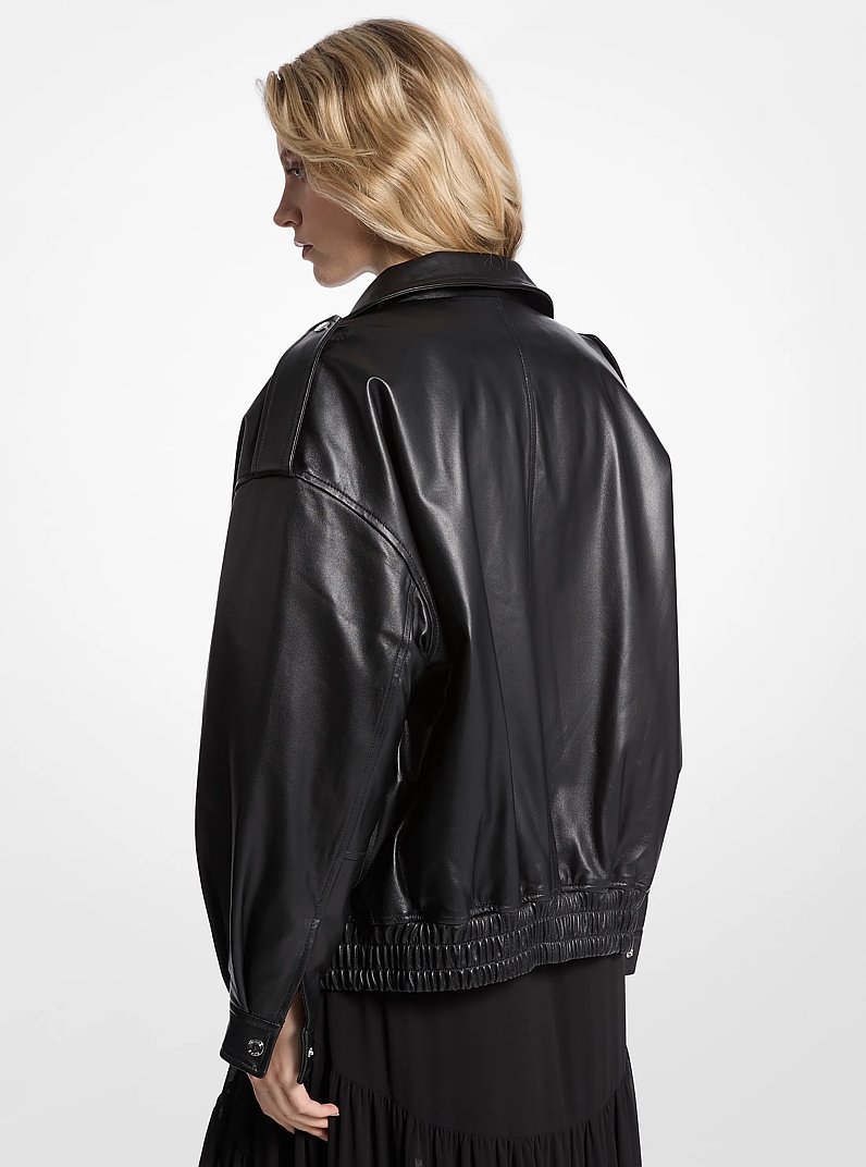 Veste style blouson oversize en cuir in NOIR | Michael Kors