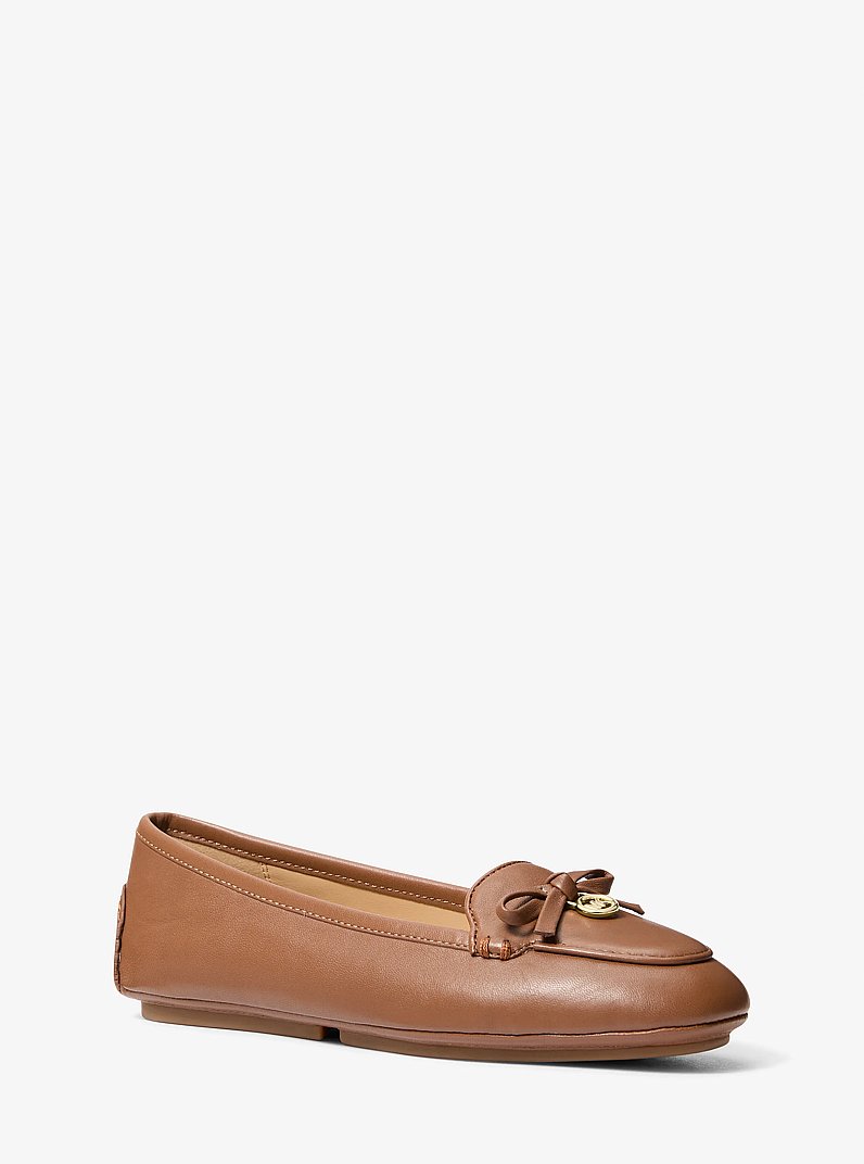 Mocas&iacute;n Wendy de piel in LUGGAGE | Michael Kors