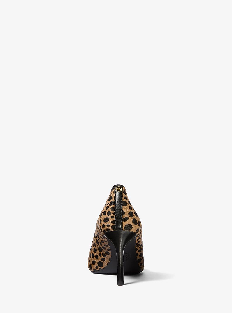 Pump Alina Flex van kalfshaar met luipaardprint in HUSK MULTI | Michael Kors