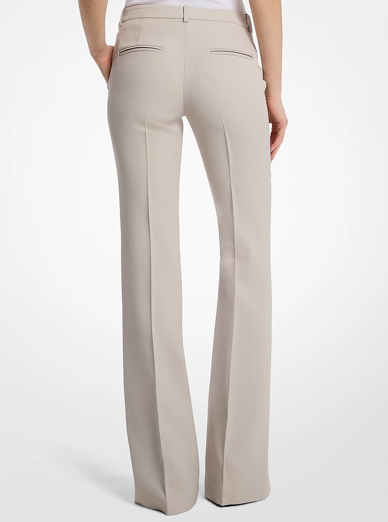 Pantalon &eacute;vas&eacute; Haylee en double cr&ecirc;pe sabl&eacute;