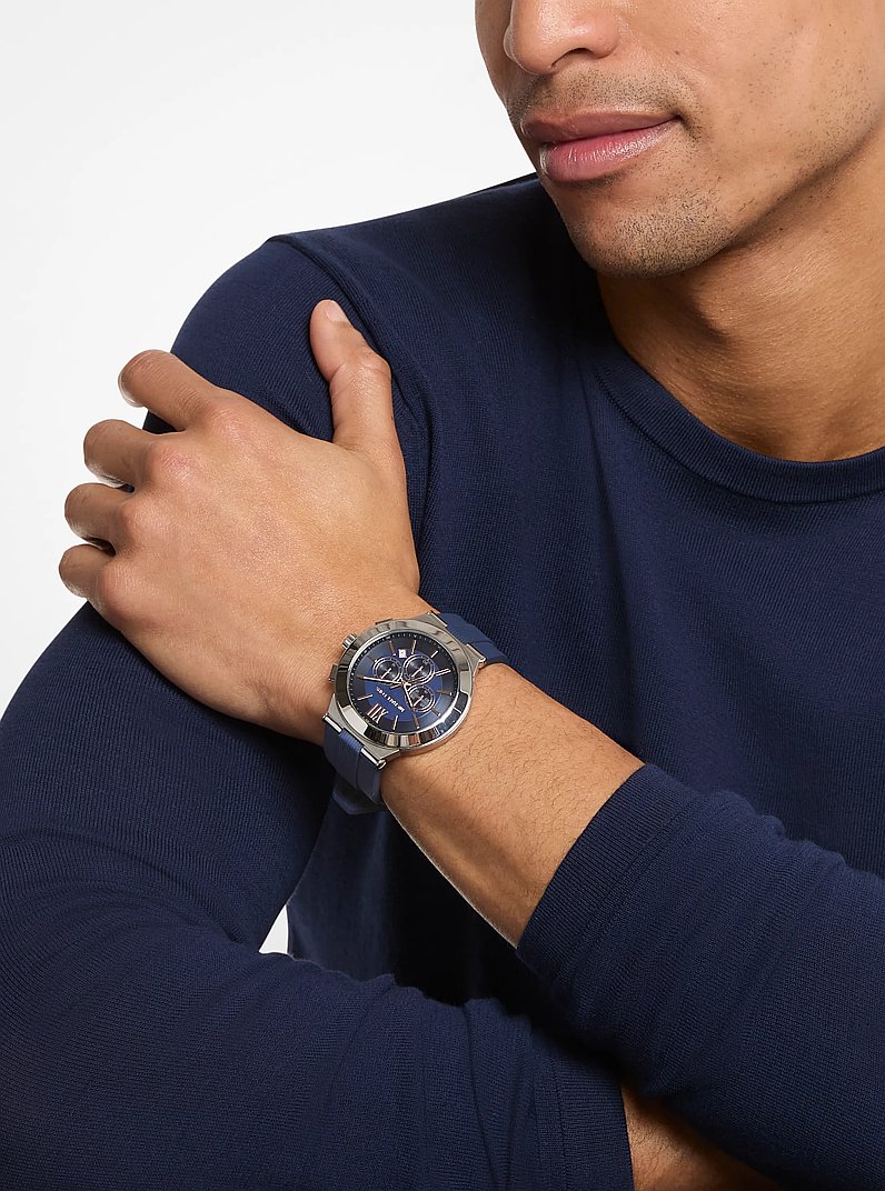 Montre surdimensionn&eacute;e Billie de ton argent avec bracelet en silicone in BLEU MARINE | Michael Kors