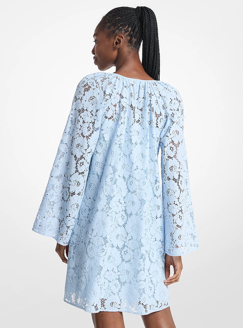 Vestido de encaje de flores con cordones y tachuelas in AZUL PASTEL | Michael Kors