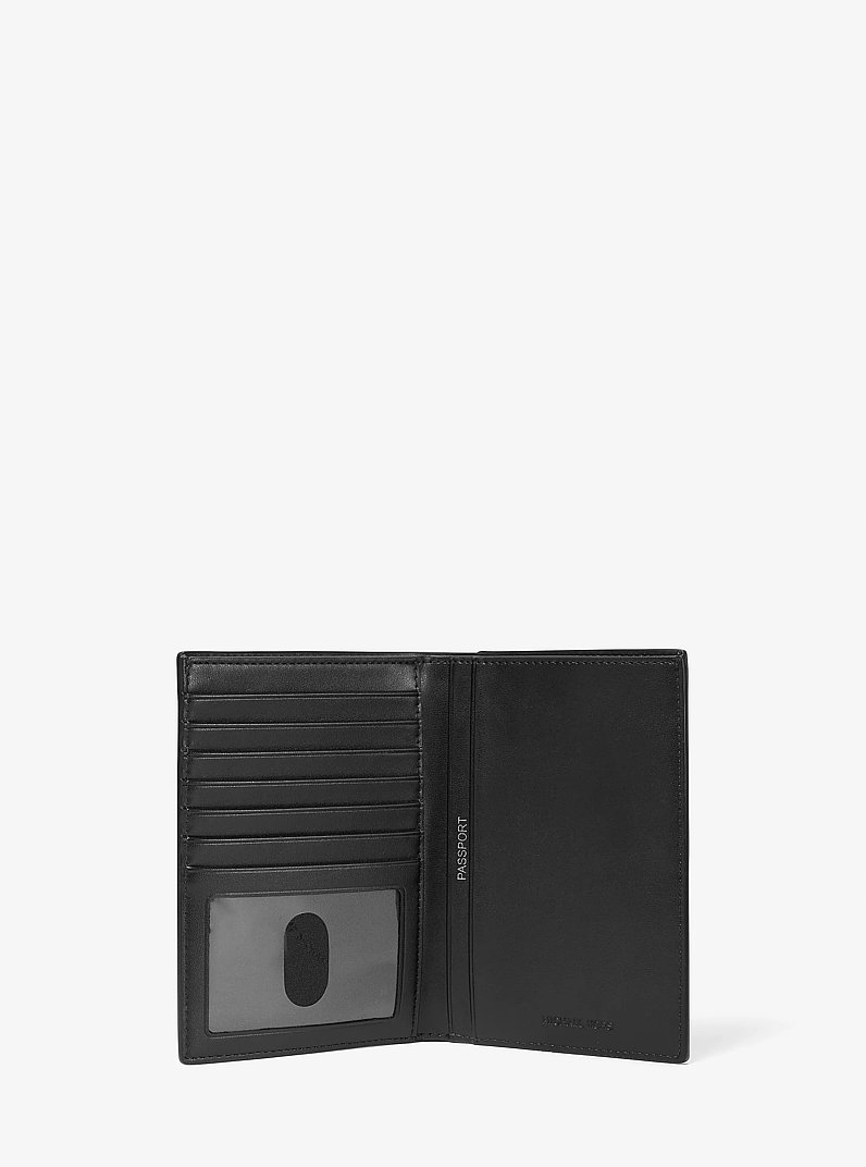 Portefeuille &agrave; passeport Hudson en cuir in NOIR | Michael Kors