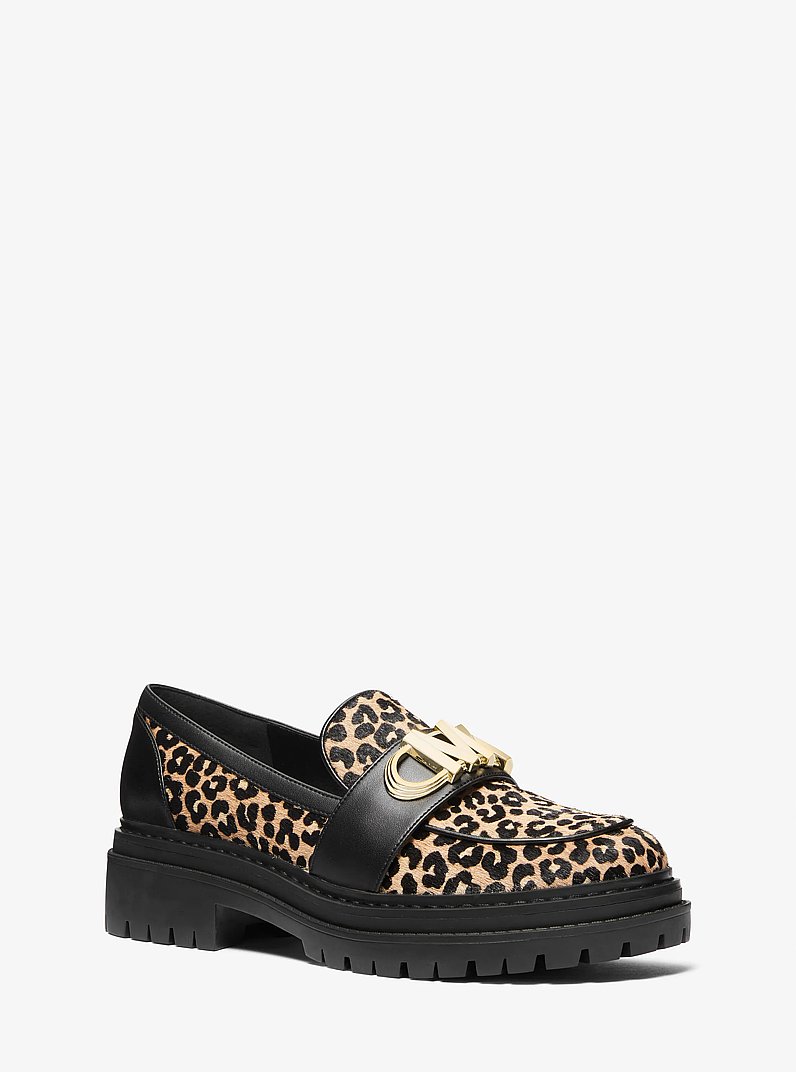 Loafer Parker de pelo de becerro con estampado de leopardo