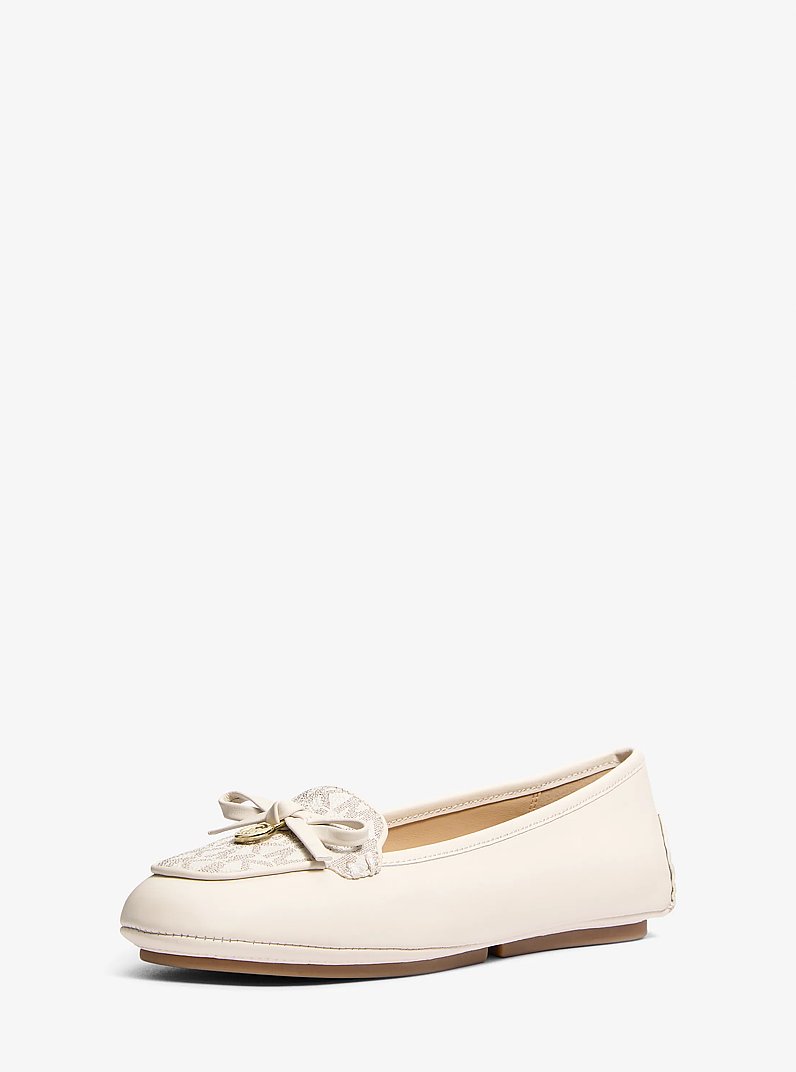 Mocassin Wendy en cuir &agrave; logo Signature in CR&Egrave;ME CLAIRE | Michael Kors