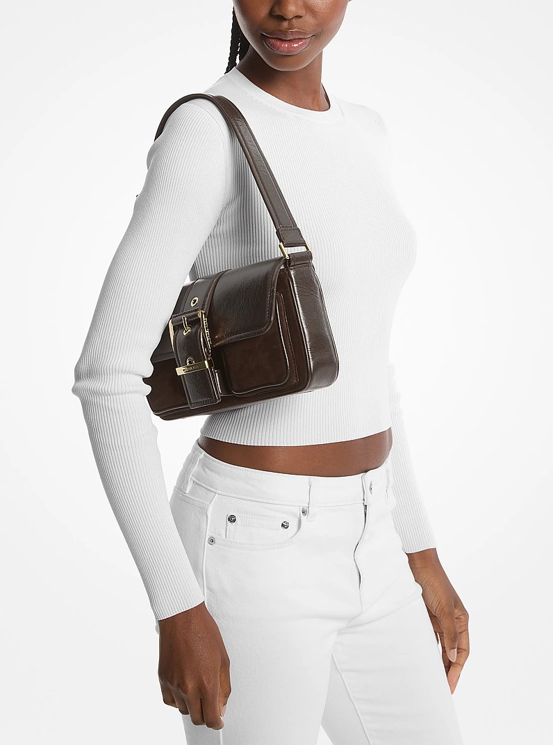 Bolso de hombro Colby mediano de piel cuarteada