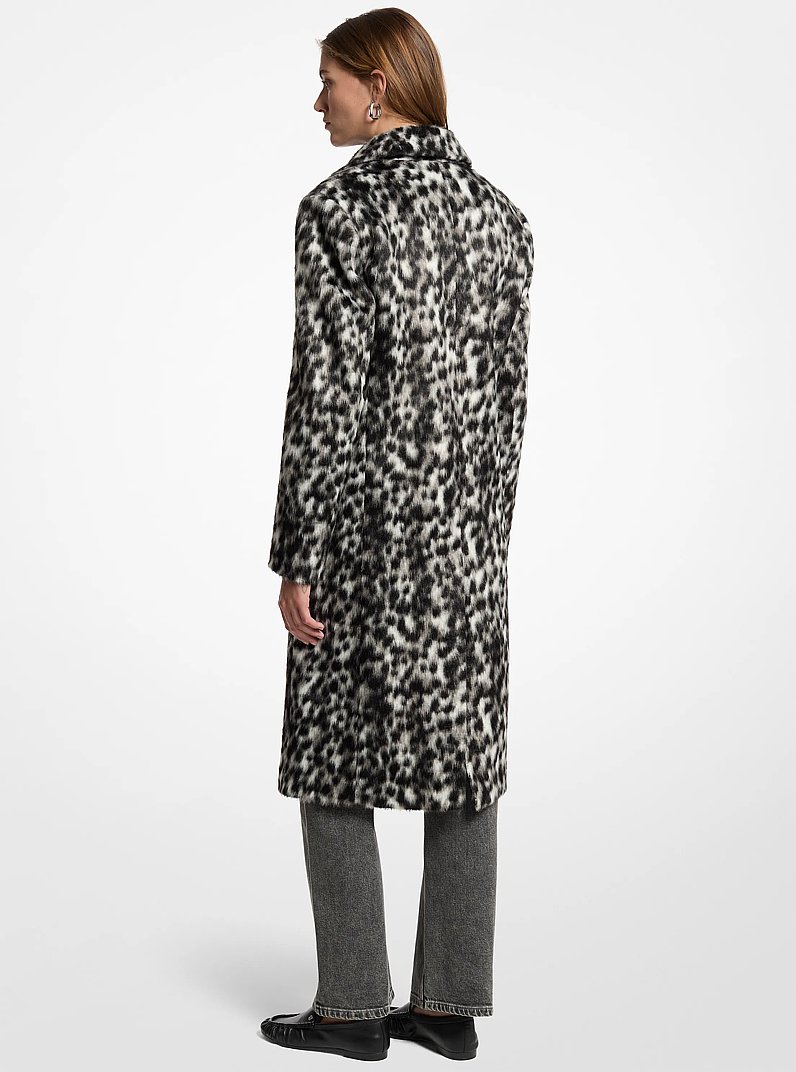Abrigo de pelo sint&eacute;tico con estampado de leopardo in MALACHITE GREY | Michael Kors