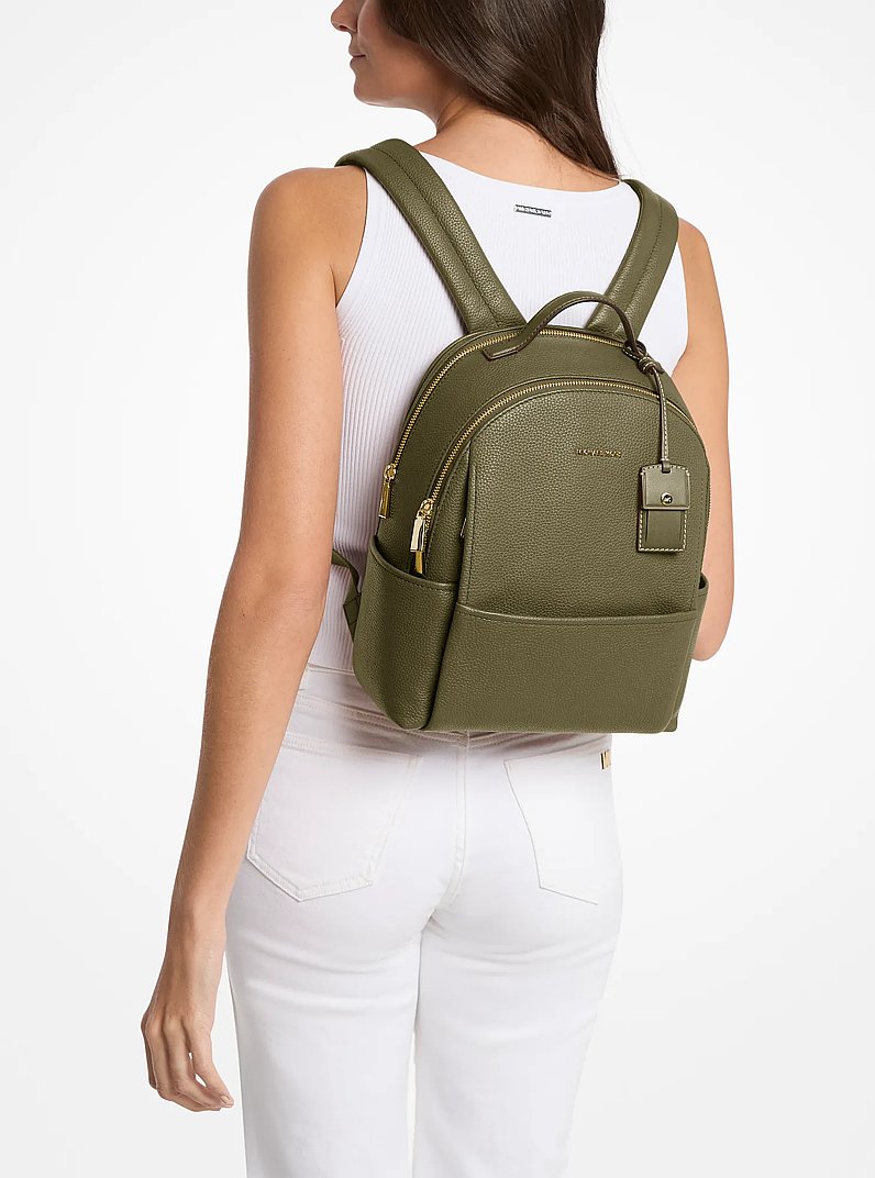 Sac &agrave; dos Sable de taille moyenne en cuir grain&eacute; in LODEN | Michael Kors