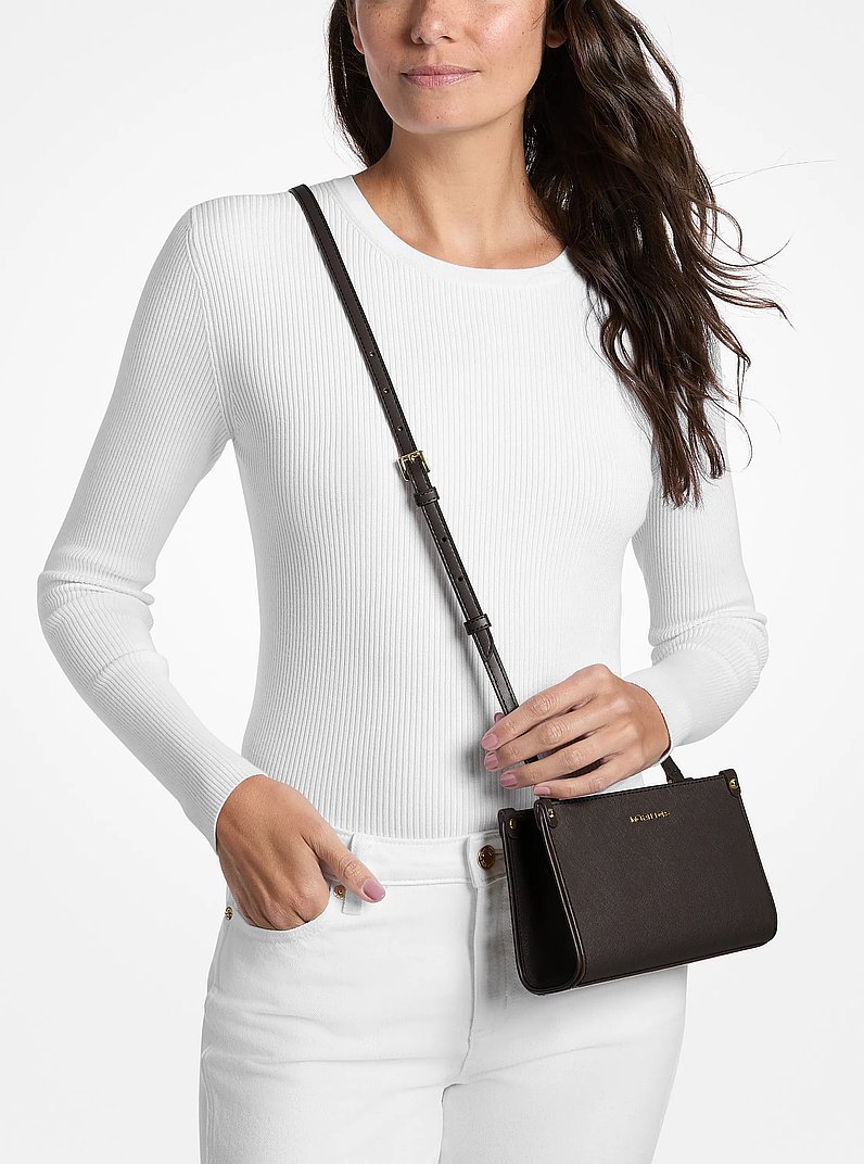 Petit sac &agrave; bandouli&egrave;re Maple en cuir saffiano in CHOCOLAT | Michael Kors
