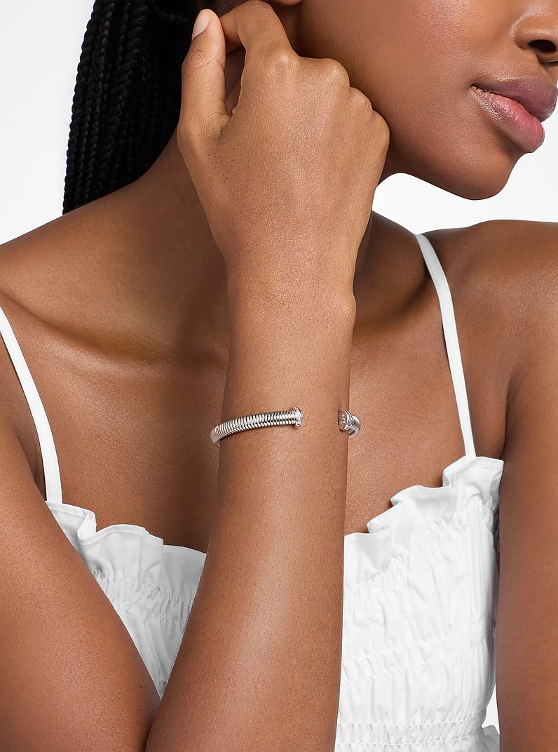 Bracelet-manchette Ribbon Flex &agrave; pav&eacute; in ARGENT | Michael Kors