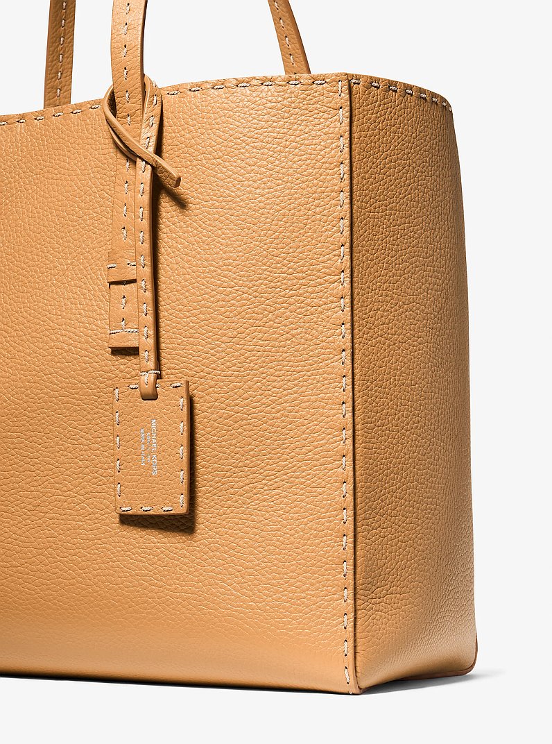 Sac fourre-tout Sharon en cuir grain&eacute; brod&eacute; &agrave; la main
