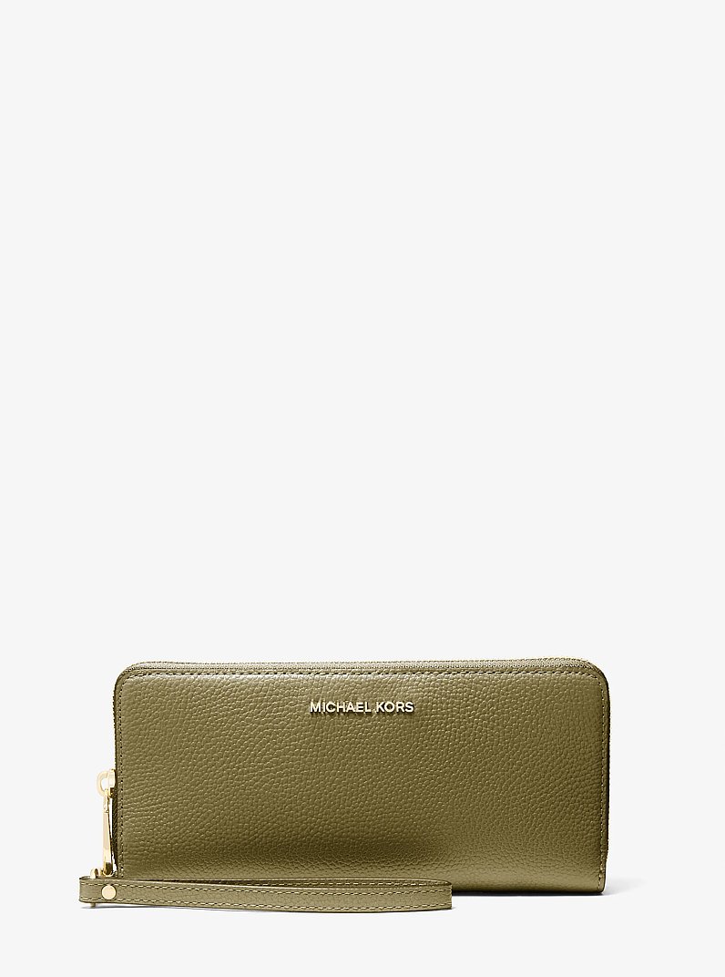 Cartera continental Jet Set Travel grande de piel granulada in VERDE SAFARI | Michael Kors