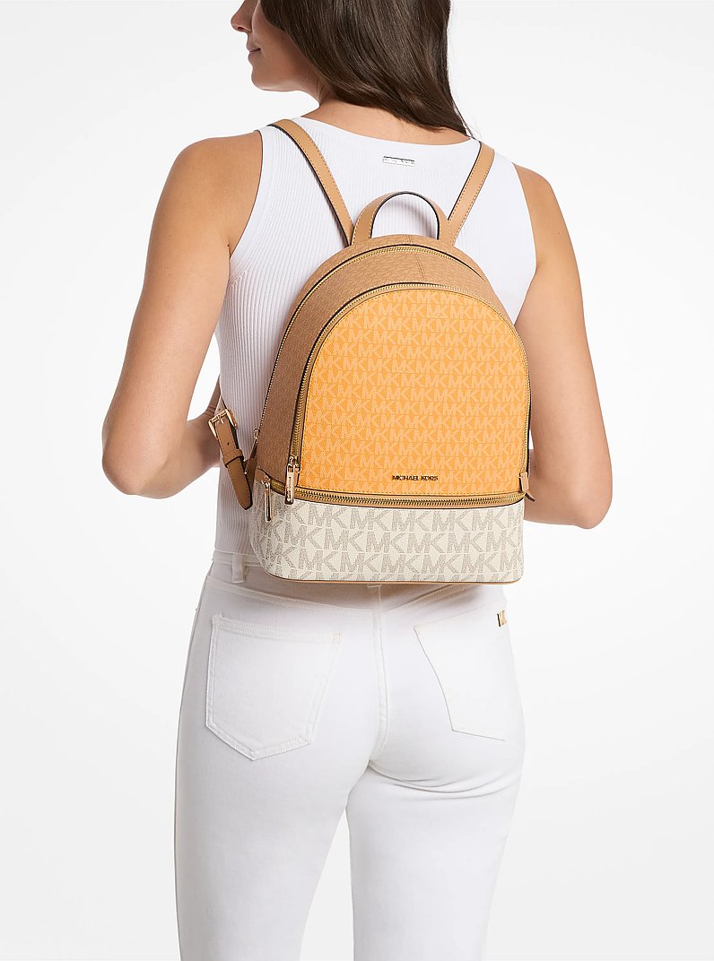 Mochila Rhea mediana de bloques de color con logotipo de la marca in [3472] | Michael Kors