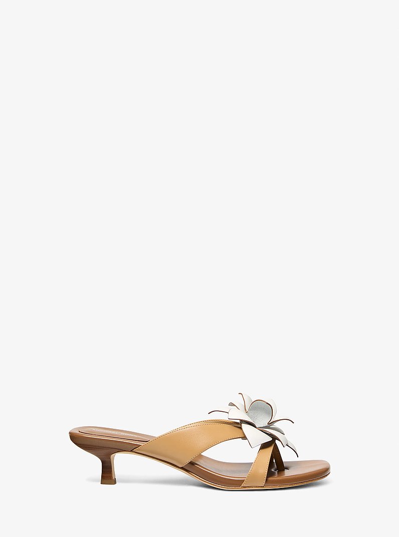 Slipper Jacie van leer met bloem en klein hakje in PINDA | Michael Kors