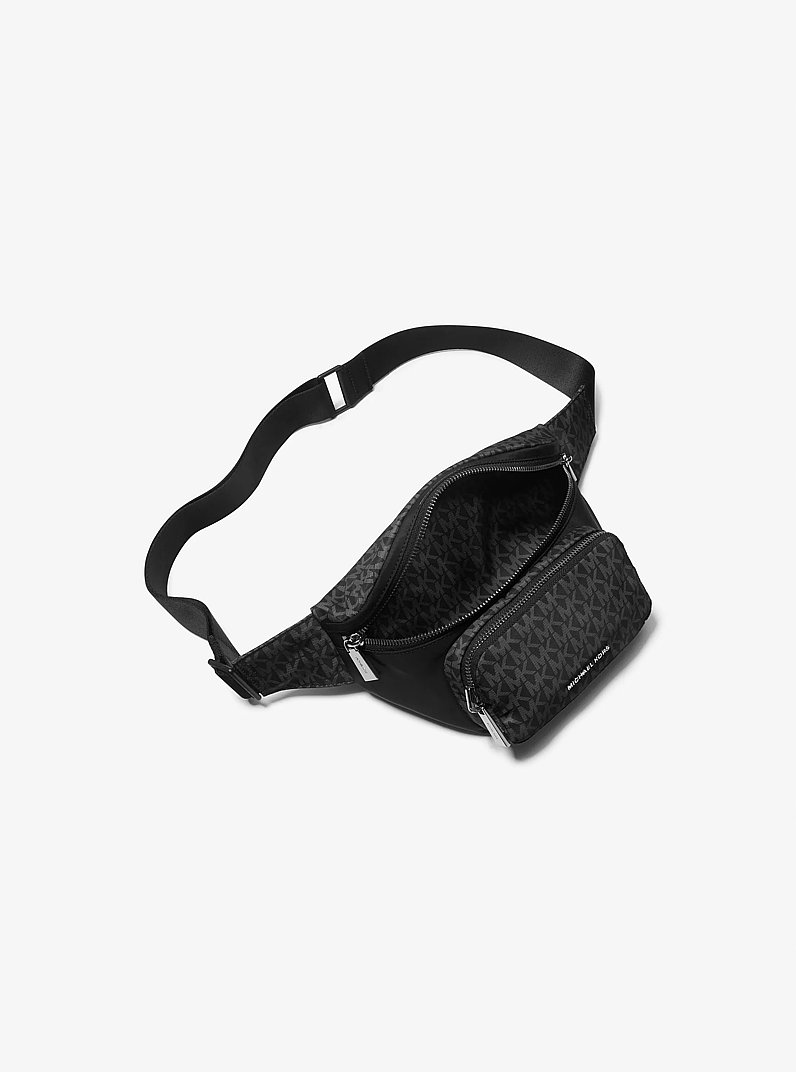 Sling-Tasche Tanner aus Nylon mit Signature-Logomuster im Utility-Stil in SCHWARZ | Michael Kors