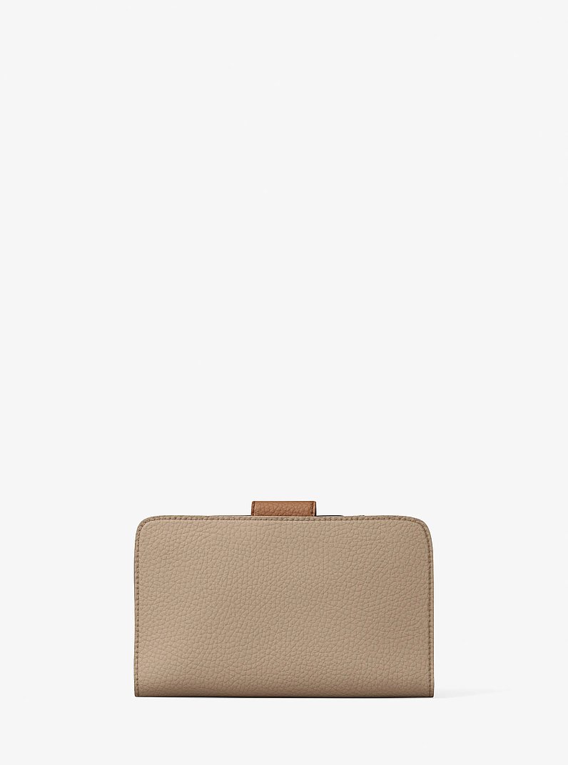 Portafoglio MK Pop Charm medio in pelle martellata color block con logo in KHAKI MULTI | Michael Kors