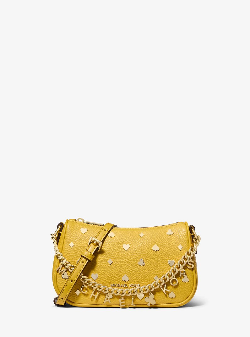 【新品】マイケルコース 35F5G1QC1V HONEY (ハニー) バッグ ショルダーバッグ MICHAEL KORS CARMELA メタルロゴ スタッズ チャーム スモール チェーン ポシェット クロスボディ 2WAY 斜め掛け アウトレット レディース Carmela Small Embellished Crossbody Bag in HONEY - Sale | Michael