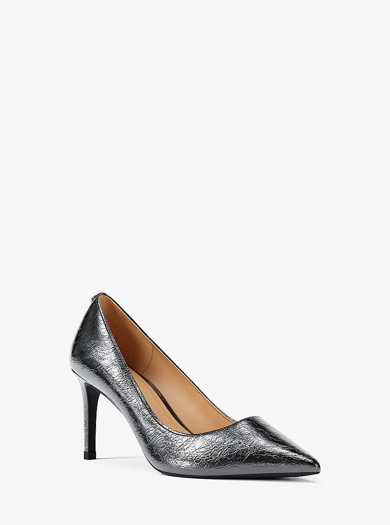 Zapato de sal&oacute;n Alina de piel cuarteada metalizada flexible in PLOMIZO | Michael Kors