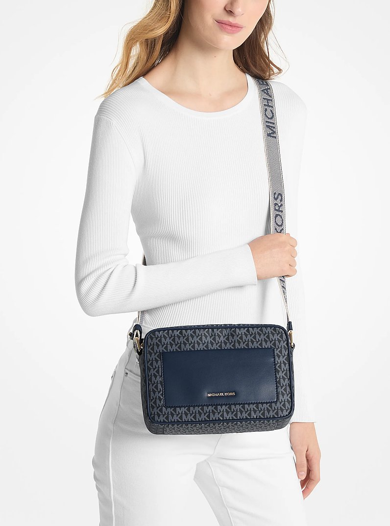 Michael Kors ロゴプリントバッグ Jet Set Large Signature Logo Print Woven Crossbody Bag in ADMRL