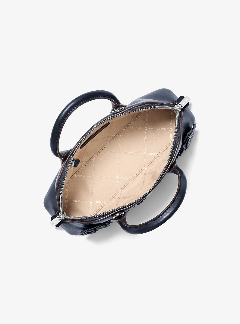 Petit sac &agrave; bandouli&egrave;re Petra &agrave; ornements floraux in BLEU MARINE | Michael Kors