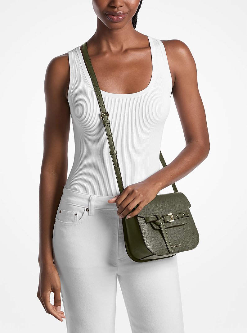 Petit sac &agrave; bandouli&egrave;re Emilia fa&ccedil;on sacoche en cuir grain&eacute; in LIERRE | Michael Kors