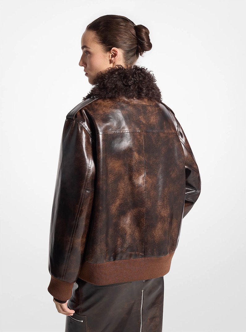 Chaqueta bomber de piel curtida y borreguito in CHOCOLATE | Michael Kors