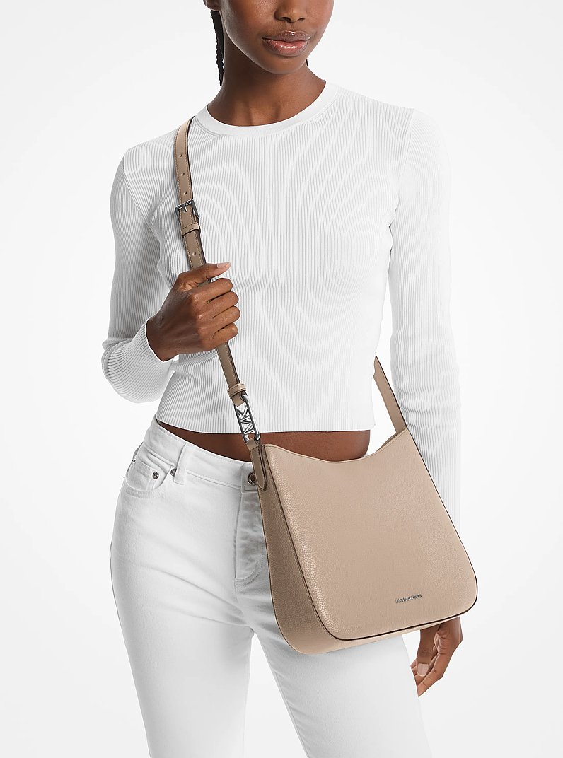 Grand sac &agrave; bandouli&egrave;re Kensington en cuir grain&eacute;