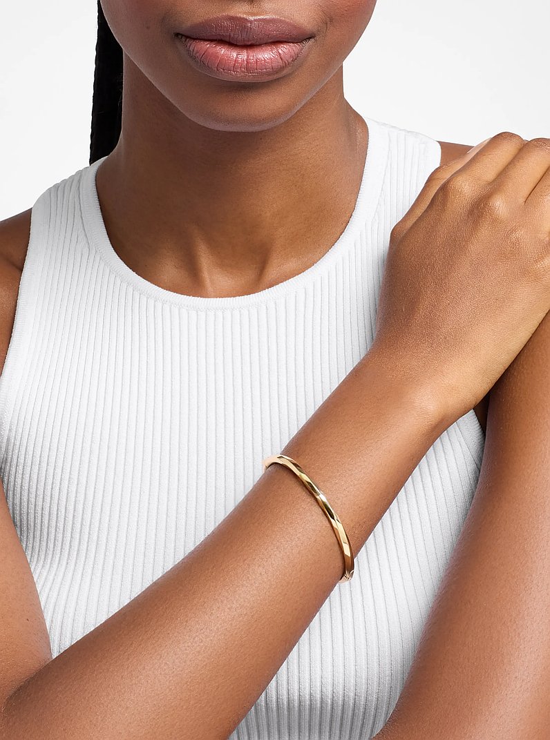 Pulsera r&iacute;gida torsada in DORADO | Michael Kors