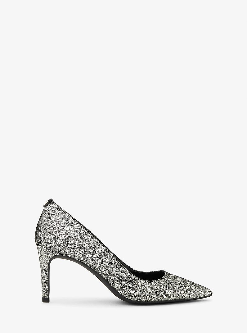 Zapato de sal&oacute;n Alina Flex de piel metalizada in PLATEADO | Michael Kors