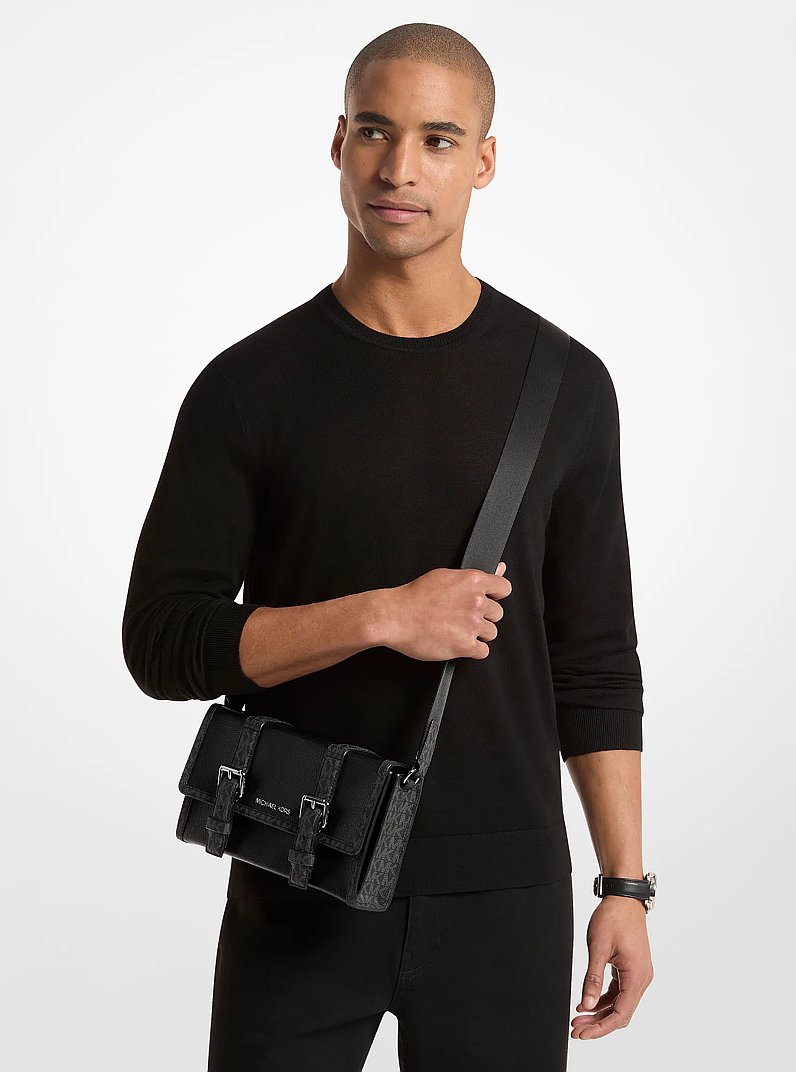 Sac &agrave; bandouli&egrave;re mallette Cooper en cuir grain&eacute; &agrave; logo Signature in NOIR | Michael Kors