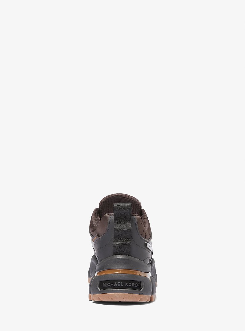 Basket Logan en cuir imperm&eacute;able in CHOCOLAT | Michael Kors