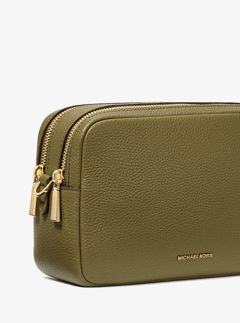 Camera bag a tracolla Bryant media in pelle martellata in VERDE SAFARI | Michael Kors