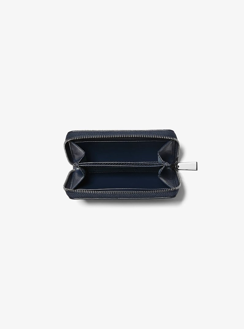 Petit portefeuille Jet Set en cuir grain&eacute; clout&eacute; in DRESS BLUES | Michael Kors