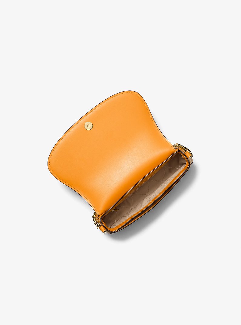 Sac messager Mila de taille moyenne en cuir in ORANGE POP | Michael Kors