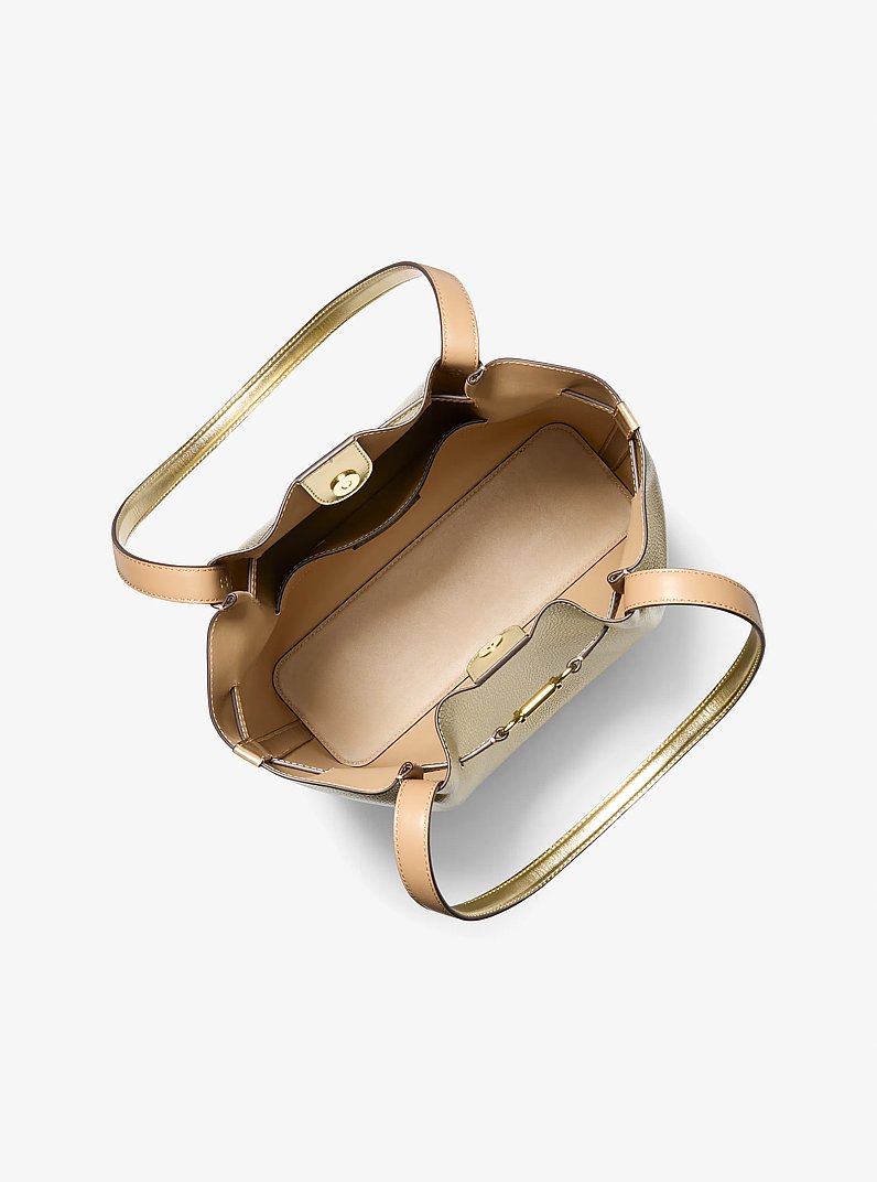 Bolso de hombro Carson grande de cuero metalizado in DORADO P&Aacute;LIDO | Michael Kors