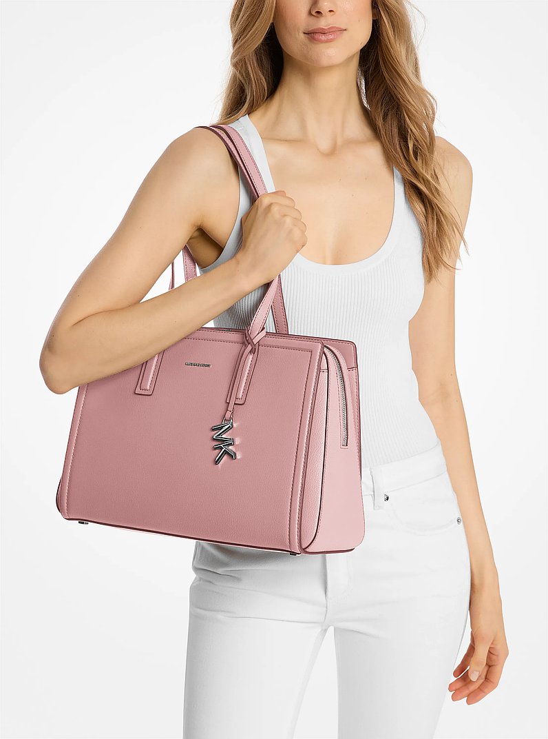 Bolso tote Laila mediano de piel granulada in ROSA AHUMADO | Michael Kors