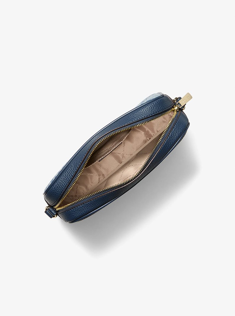 Sac &agrave; bandouli&egrave;re pour appareil photo Jet Set Travel en denim &agrave; imprim&eacute; &agrave; logo Signature in BLEU CLAIR R&Eacute;TRO LAV&Eacute; | Michael Kors