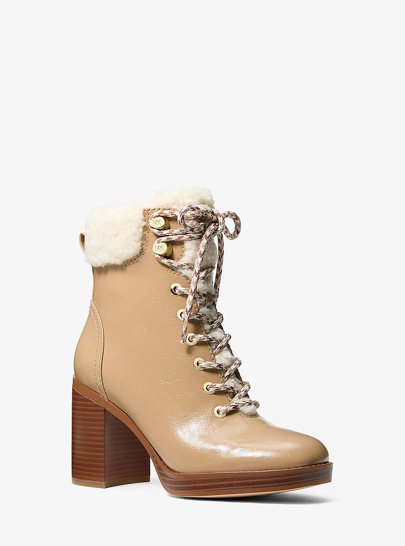 Bota Lacy de imitaci&oacute;n de piel de oveja con tac&oacute;n de bloque in CAMEL | Michael Kors