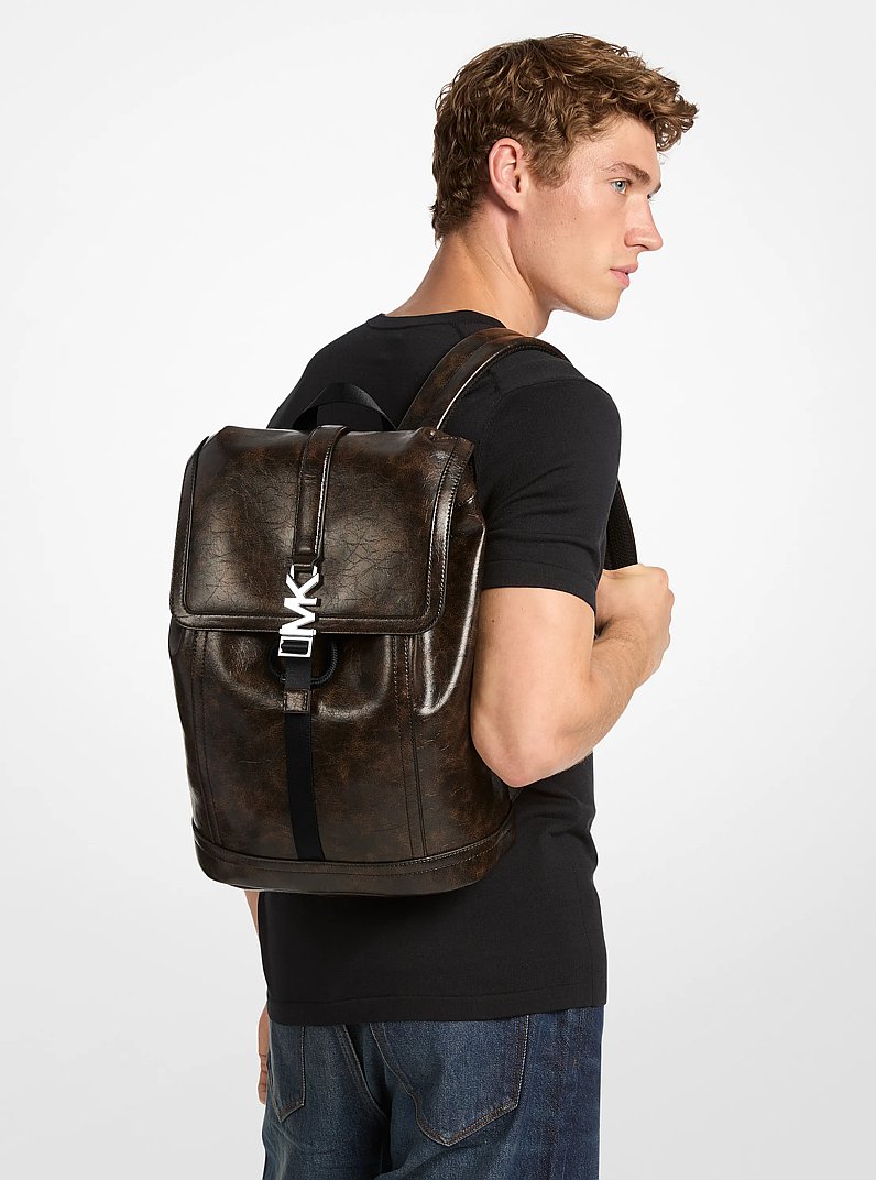 Mochila Cyrus con efecto desgastado in CHOCOLATE | Michael Kors