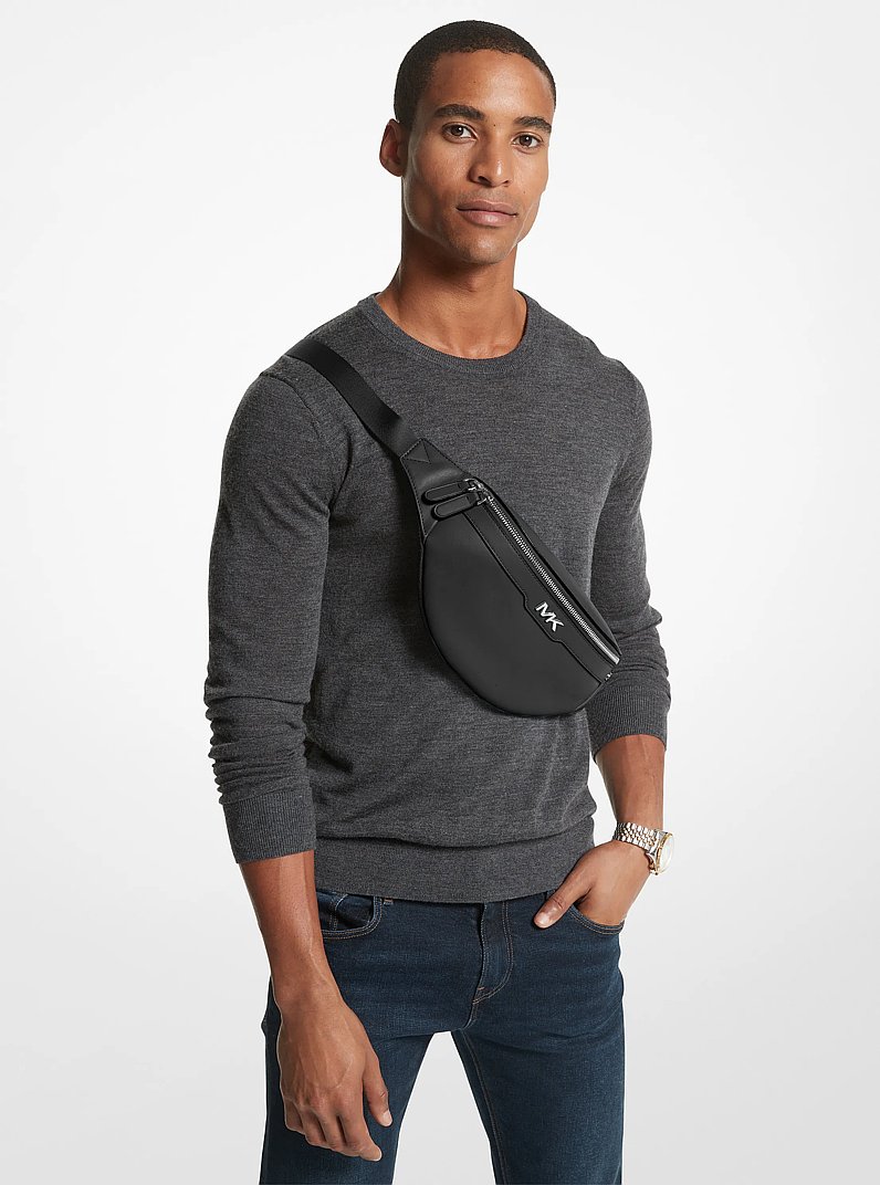 Petit sac ceinture Varick en cuir in NOIR | Michael Kors