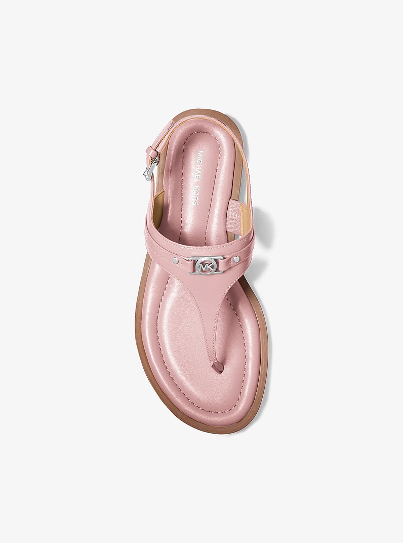 Sandale &agrave; bride en T Mandy en cuir in ROSE FUM&Eacute; | Michael Kors