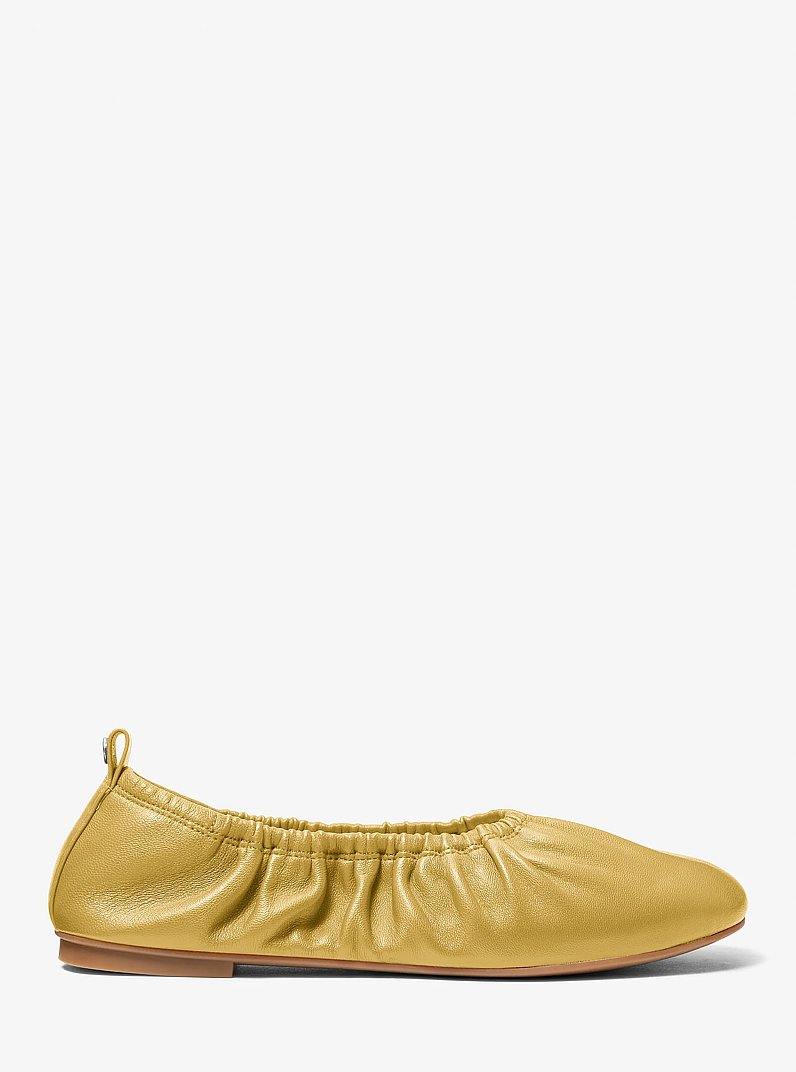 Bailarina Bri de piel con detalle fruncido in CHARTREUSE | Michael Kors