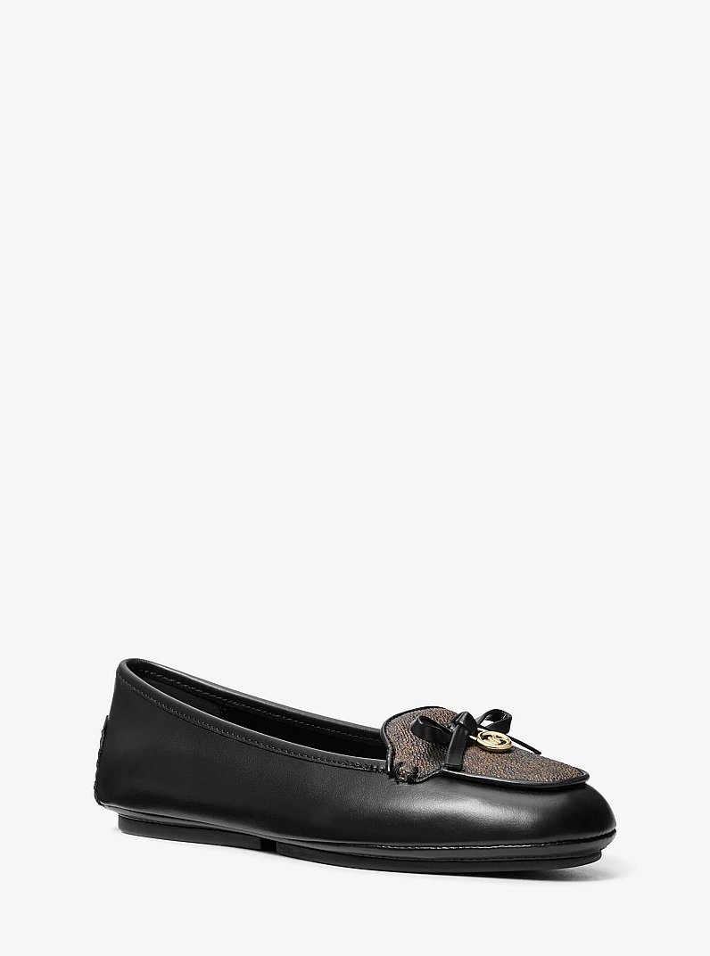Mocassin Wendy en cuir &agrave; logo Signature in NOIR | Michael Kors