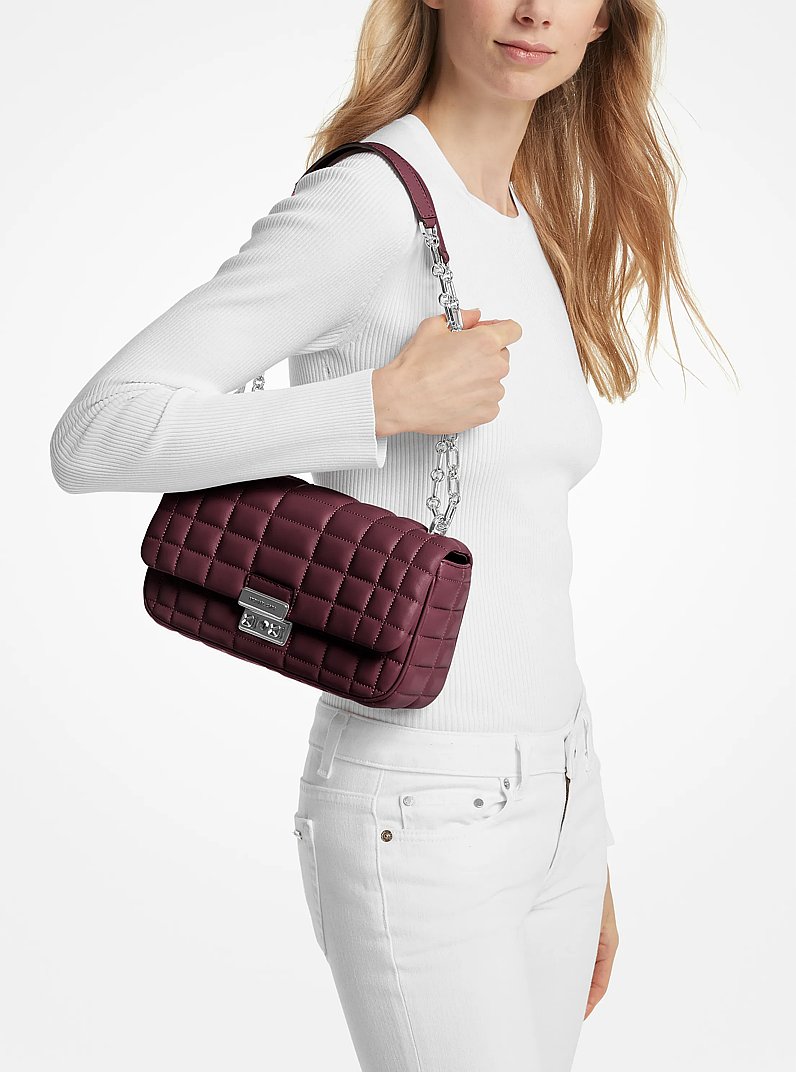 Borsa a spalla Tribeca grande in pelle trapuntata in ROSSO SCURO | Michael Kors