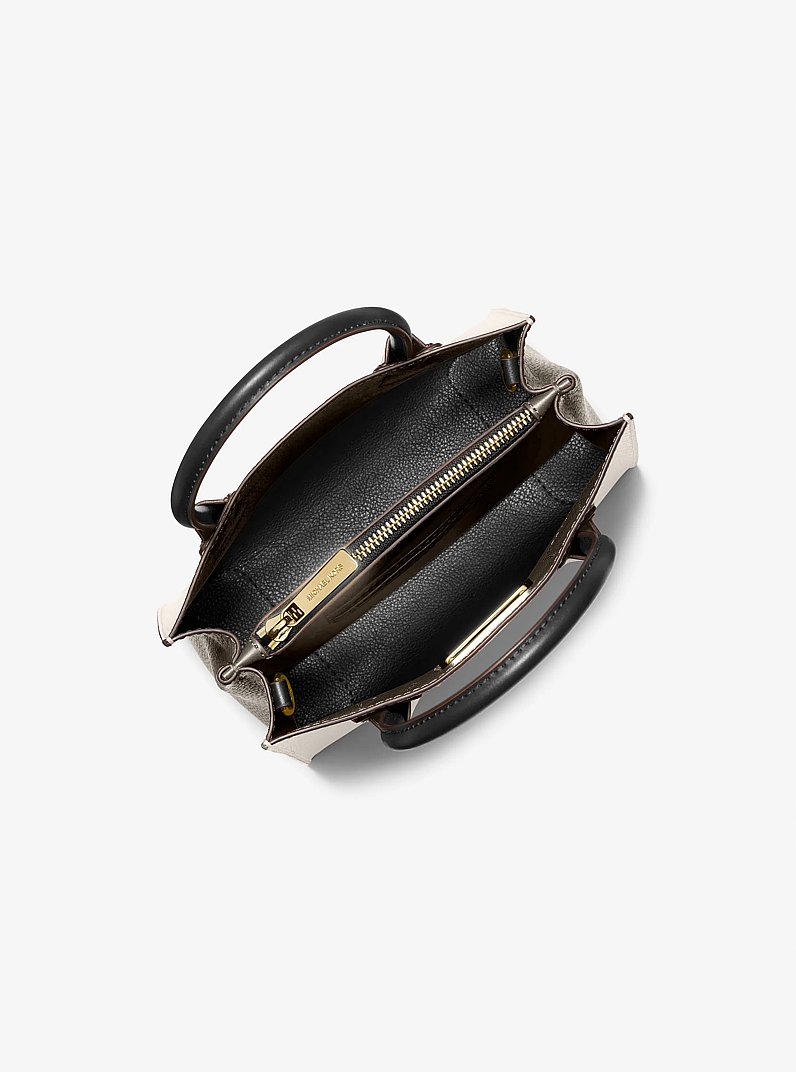 Bolso bandolera Mercer mediano de piel granulada en dos tonos in CREMA CLARO | Michael Kors