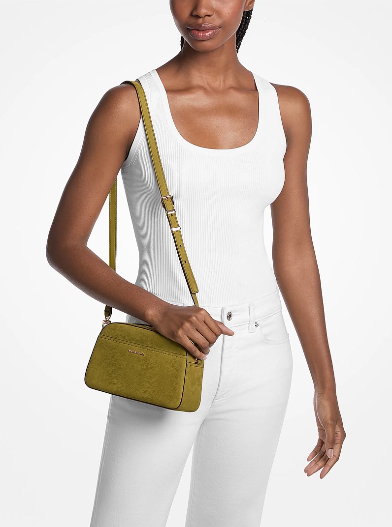 Bandolera peque&ntilde;a Jet Set de nobuk para c&aacute;mara in PISTACHO | Michael Kors